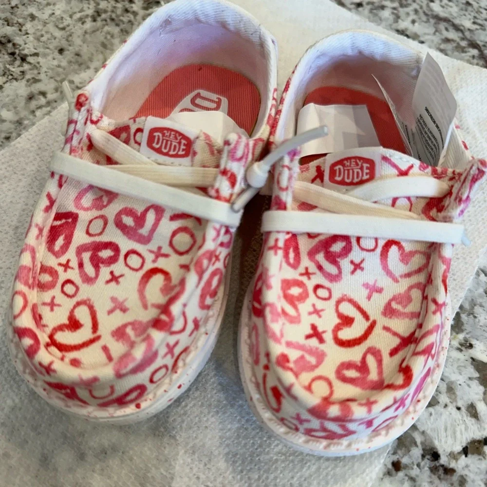 Hey Dude toddler Pink Heart Pattern Shoes
